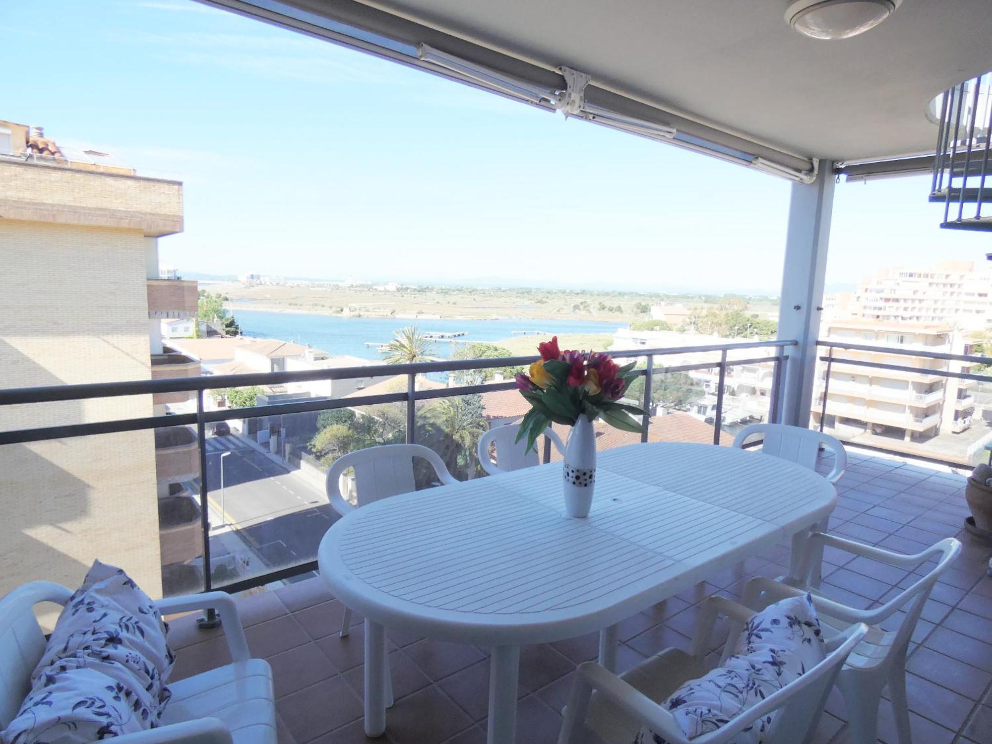 Marbella Apartment Roses